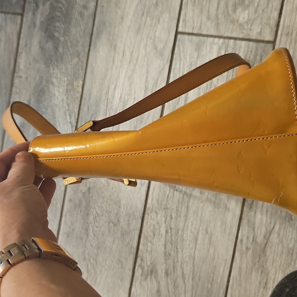 Louis Vuitton Tote Bag - Picture 4 of 16